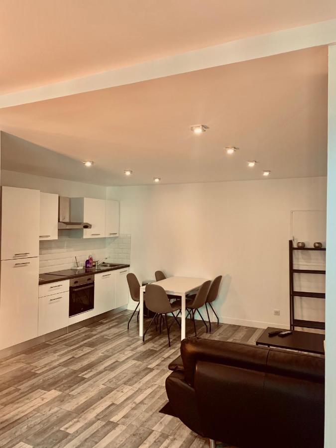 Superbe Appartement En Hyper Centre De Charleville Exteriör bild